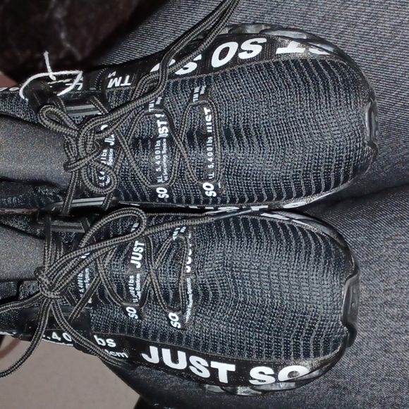 Just So So Athletic Non-Slip Shoe Womens Size EU 39 fits US Size 8 Black/White - Picture 5 of 5